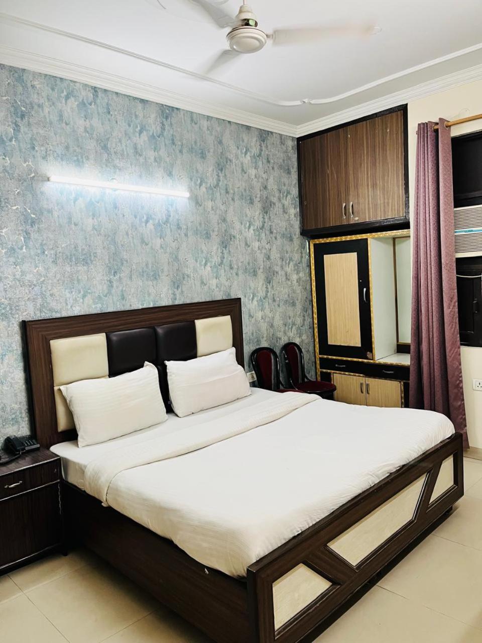 แอร์พอร์ต โฮเทล มายังค์ เรซิเดนซี Bed & Breakfast นิวเดลี ภายนอก รูปภาพ